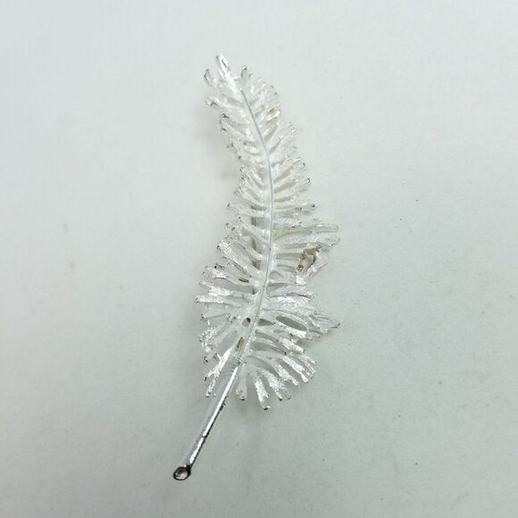 Vintage Feather Shape Silver Tone Brooch, Unique Design, Unisex Lapel Pin - Picture 2 of 5